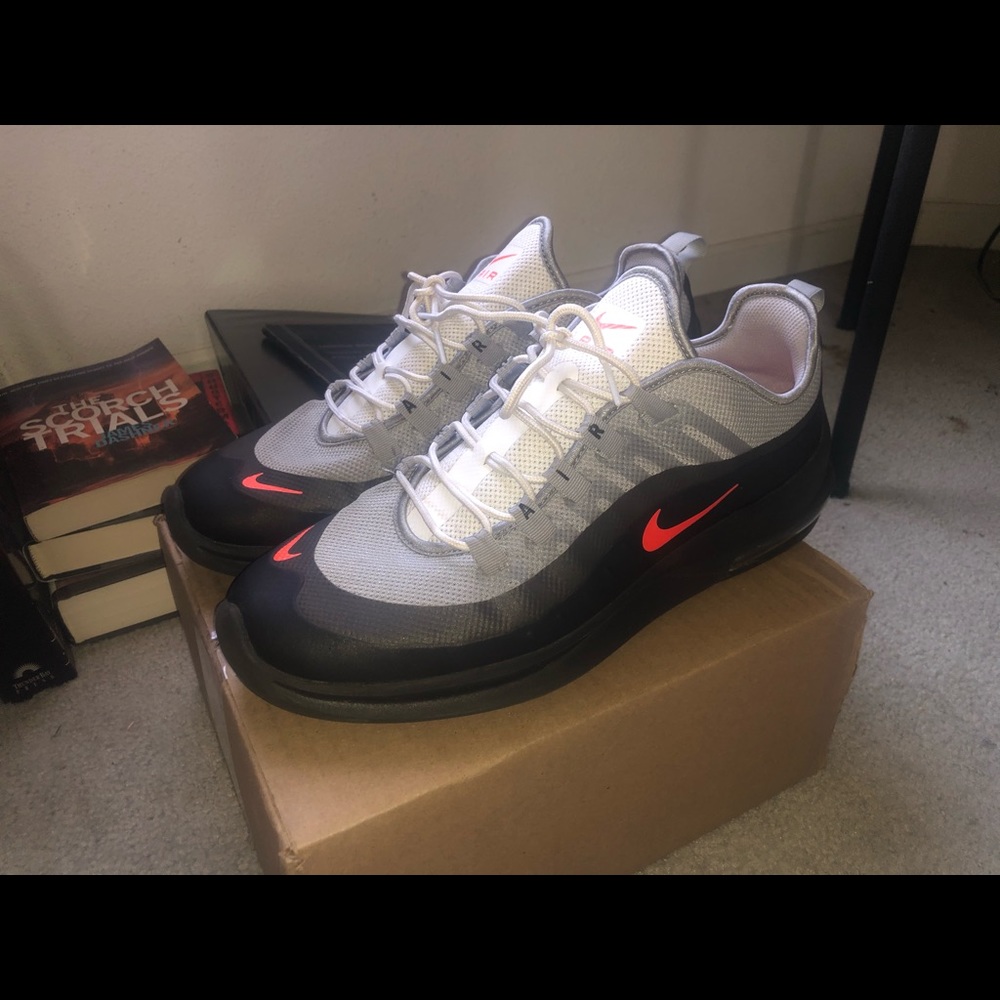 Nike Air Max Axis